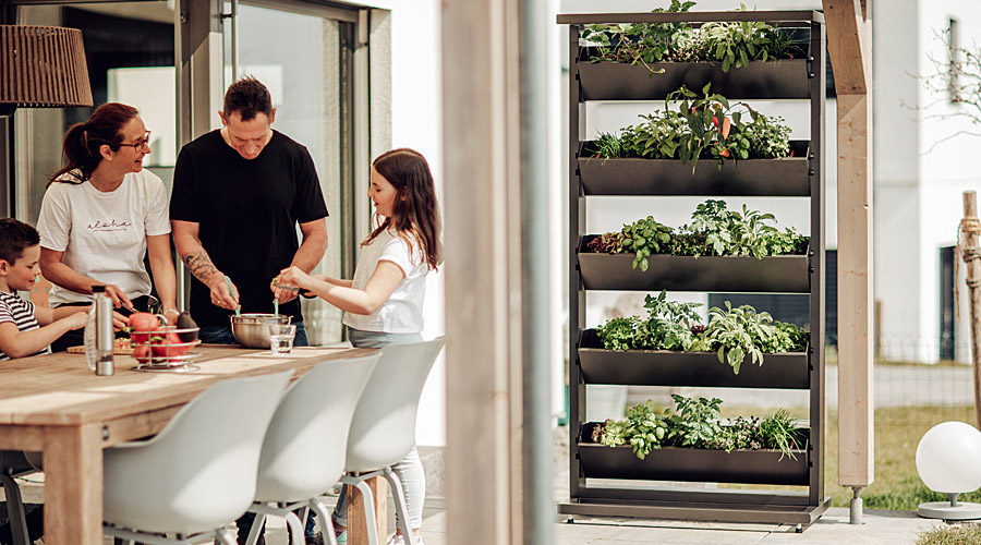 hiyards Bloomer Die Vertical Farm für zuhause Familie mit Kindern bereiten Essen zu